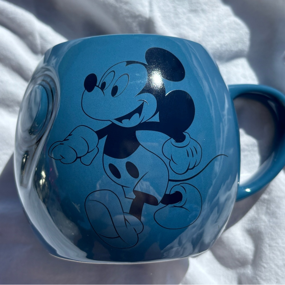 Walt Disney World Theme Park 2019 Large Blue Ceramic Mickey Mouse Coffee Mug Cup